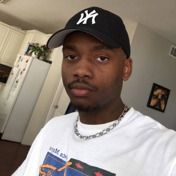 Profile Picture of Marcus Perry (@imwheresperry) on Poshmark