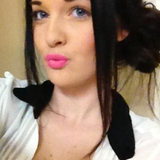 Profile Picture of Emily Jane Rivett (@EmilySharmaine) on Facebook