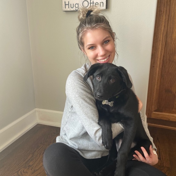 Profile Picture of Kinsey Zdunczyk (@kinseyz712) on Poshmark