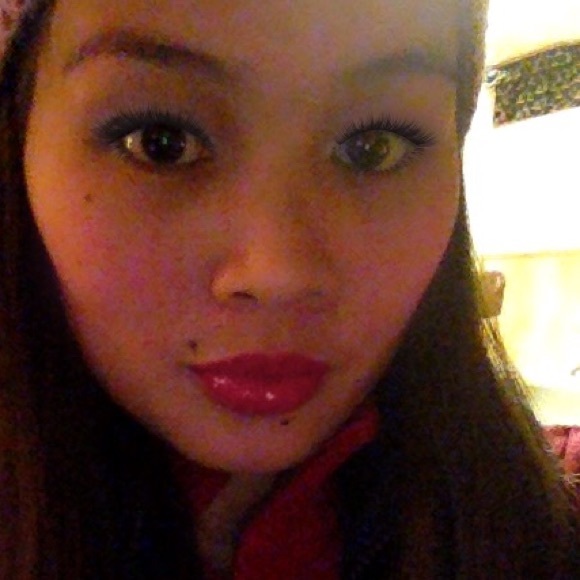 Profile Picture of Michelle Harper (@chechay) on Poshmark