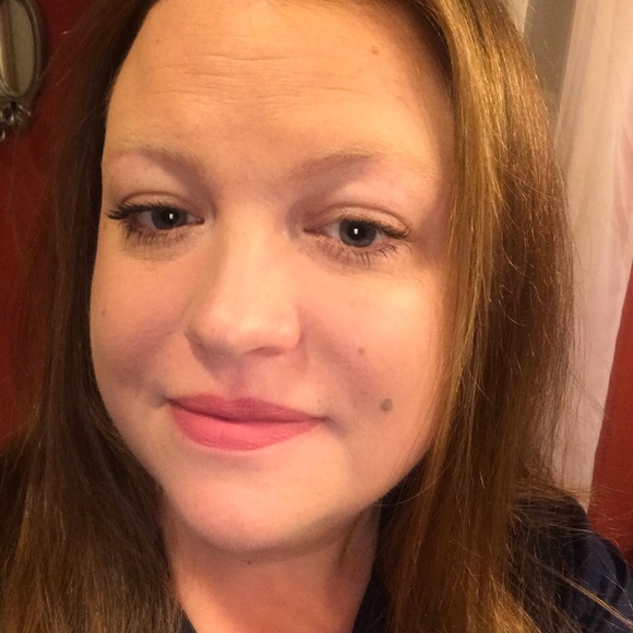 Profile Picture of Stacey Dolney (@staceydolney) on Poshmark