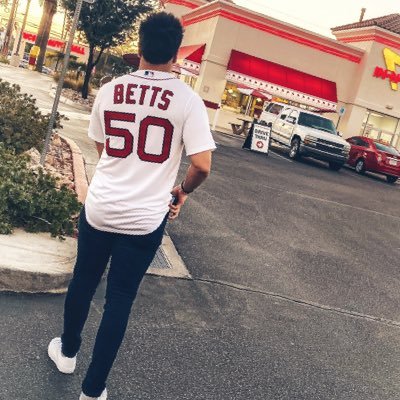 Profile Picture of Martin Leon (@HeartBrreakKidd) on Twitter