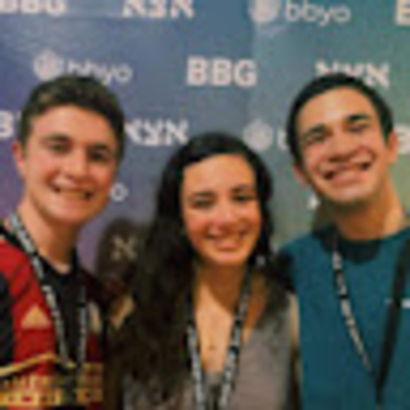 Profile Picture of Alyssa Canowitz (@acanowitz) on Poshmark