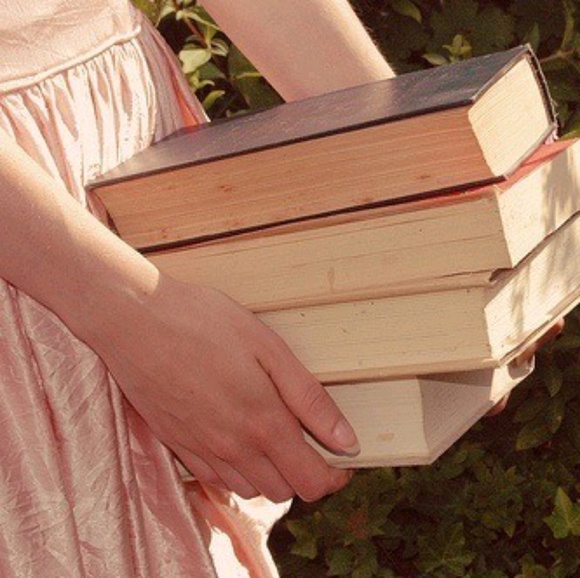 Profile Picture of Jasmine Li (@somnilion) on Poshmark