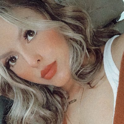 Profile Picture of Irene Sanchez (@IreneItzel_) on Twitter