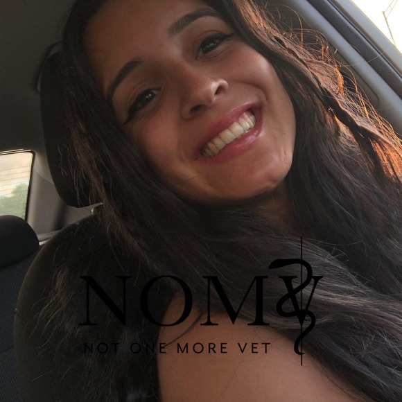 Profile Picture of Pamela Gonzalez (@xpamelagonzalez) on Poshmark