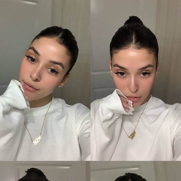 Profile Picture of Alexandra Lester (@alexgee0220) on Poshmark