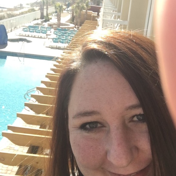 Profile Picture of Kimberly Hicks (@kimberlyhick489) on Poshmark