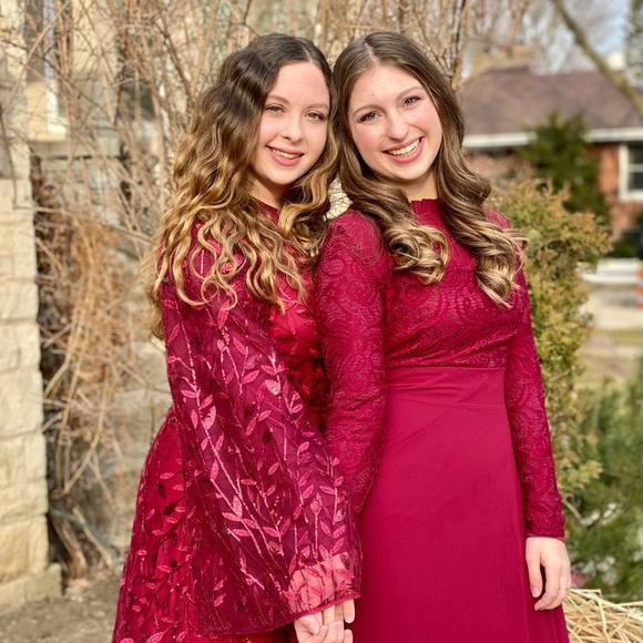 Profile Picture of Hadassah Gubin (@hadassahgubin) on Poshmark