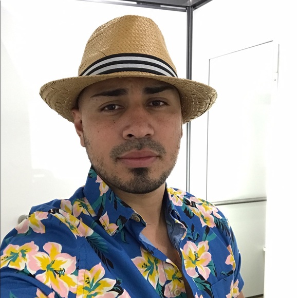 Profile Picture of Wilbert Alvarado (@wilbert07) on Poshmark