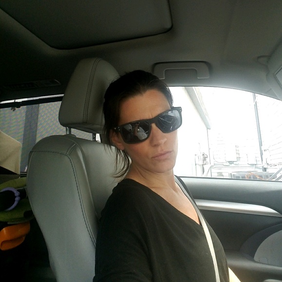 Profile Picture of Alissa Schmidtke (@alissaschmidtke) on Poshmark
