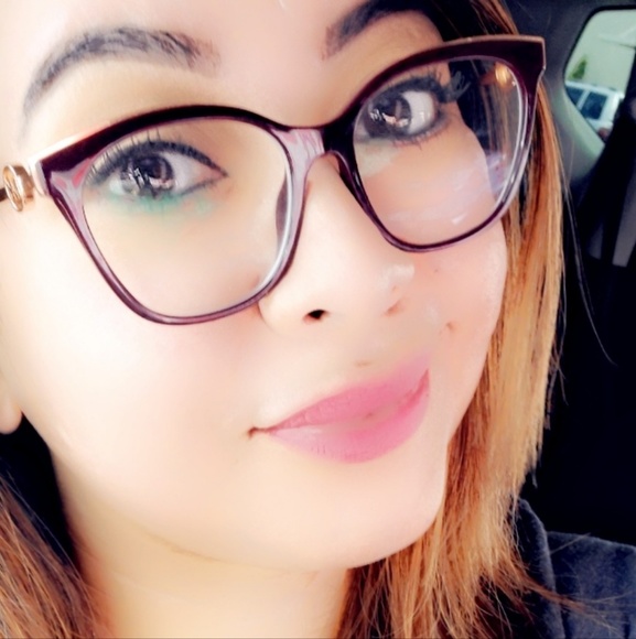 Profile Picture of Devin Gonzales (@msdevin89) on Poshmark