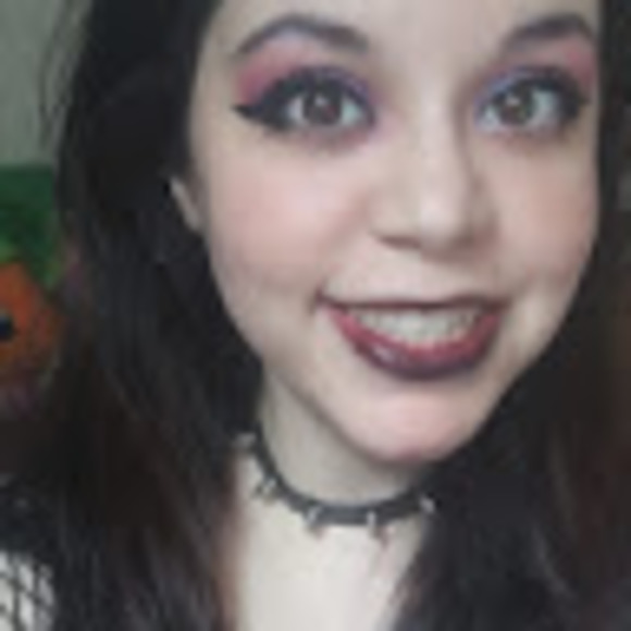 Profile Picture of Annabeth Negron (@annabeth_negron) on Poshmark