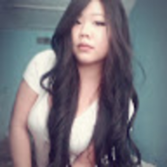 Profile Picture of Lynn Diep (@bebe92x) on Poshmark