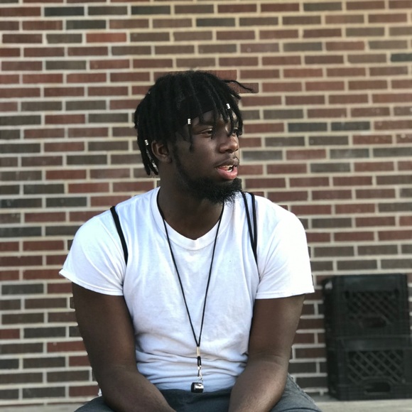 Profile Picture of Steven Akins jr (@stevenajr) on Poshmark