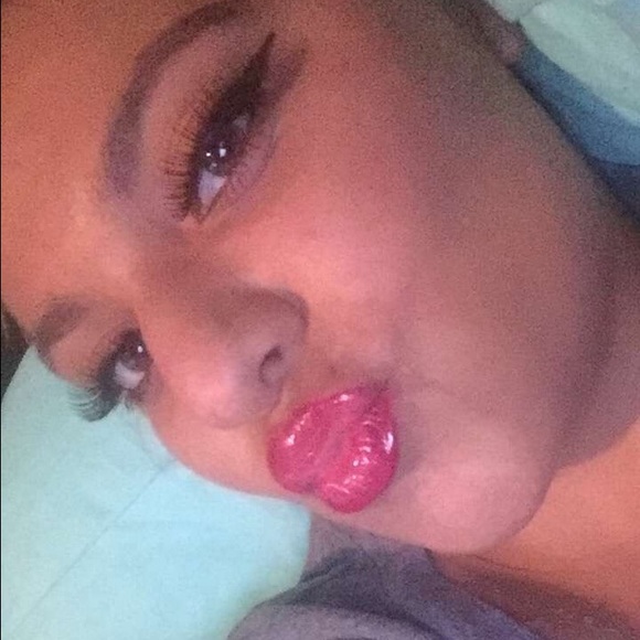 Profile Picture of Haley Cordova (@haleymariee16) on Poshmark