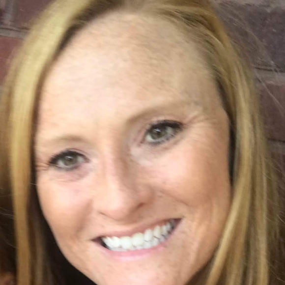 Profile Picture of Kasey linhart Linhart (@kaseylinhart) on Poshmark