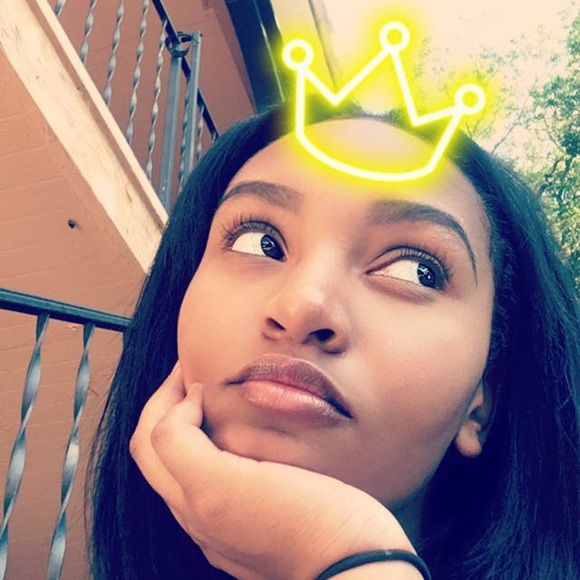 Profile Picture of Deja Woolridge (@queenndeja) on Poshmark