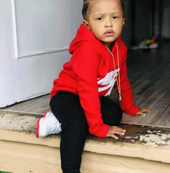 Profile Picture of Richard Mcguire (@richardmcgui272) on Poshmark