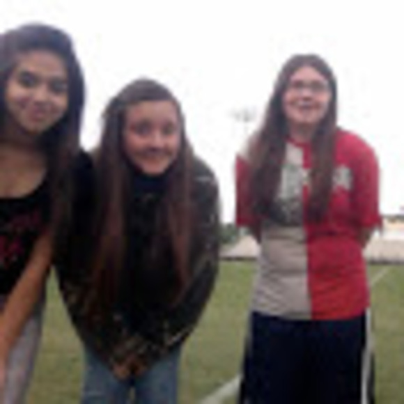 Profile Picture of Brettany Bowline (@bowlinebrettany) on Poshmark