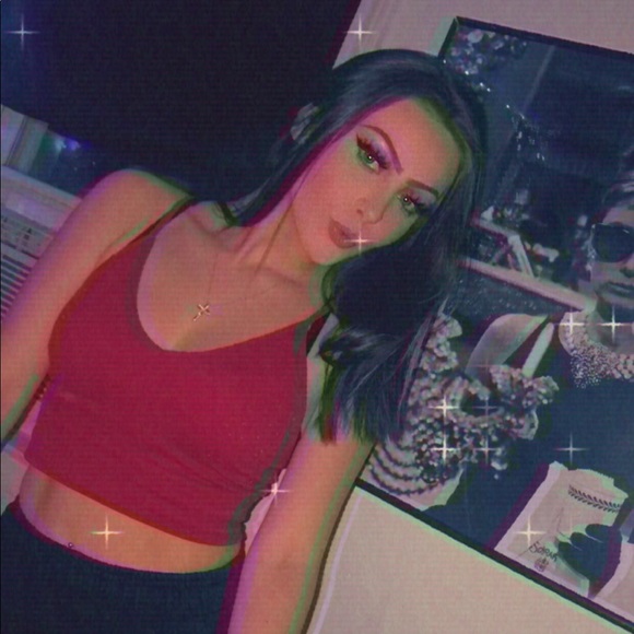 Profile Picture of Alexus Campbell (@alexusjadelee) on Poshmark