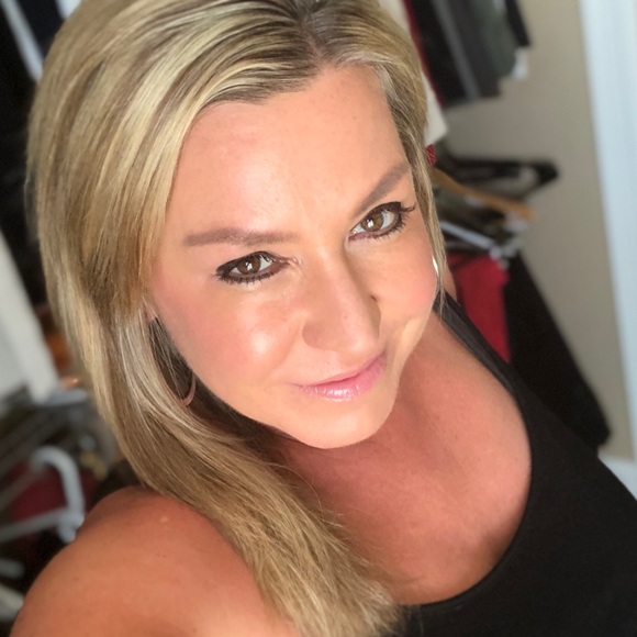 Profile Picture of Trish Maulson (@trishmaulson) on Poshmark