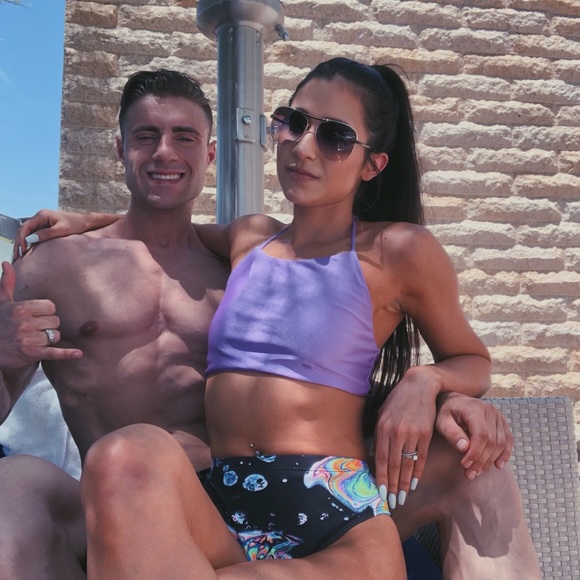 Profile Picture of Erika Guidry (@erika_guidry) on Poshmark