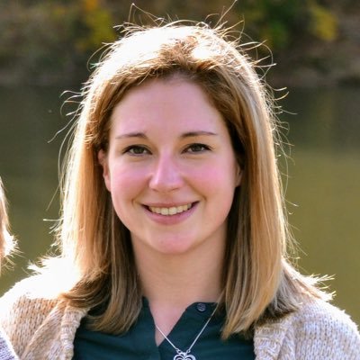 Profile Picture of Kimberly Scully (@QueenBee912) on Twitter