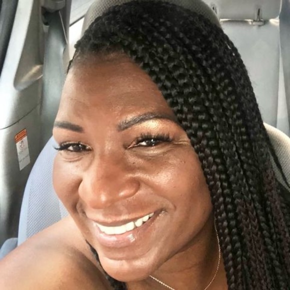 Profile Picture of Royo Fro (@royofro) on Poshmark