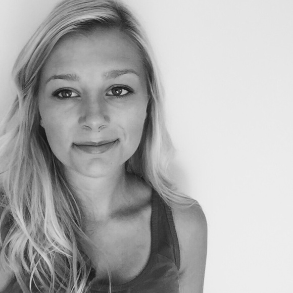 Profile Picture of Elizabeth Pasma (@egcook94) on Poshmark