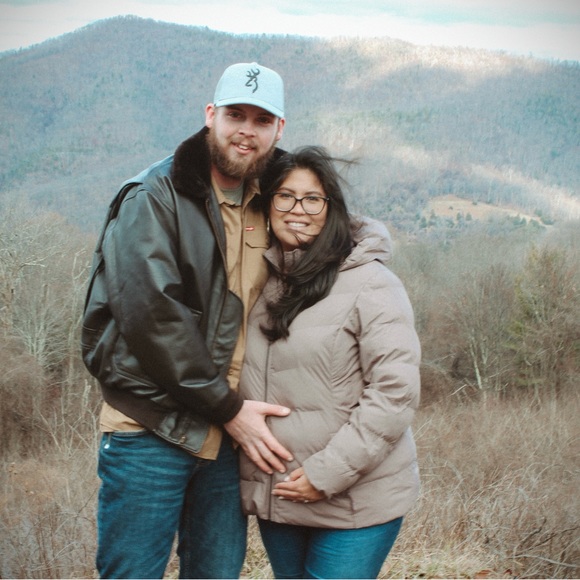 Profile Picture of Chantel Lowery (@lowerychantel) on Poshmark