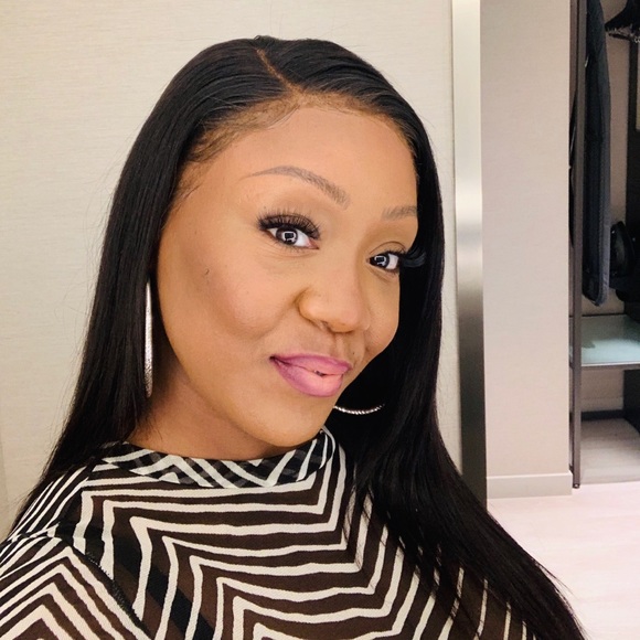 Profile Picture of Crystal Littlejohn (@cakequeen17) on Poshmark