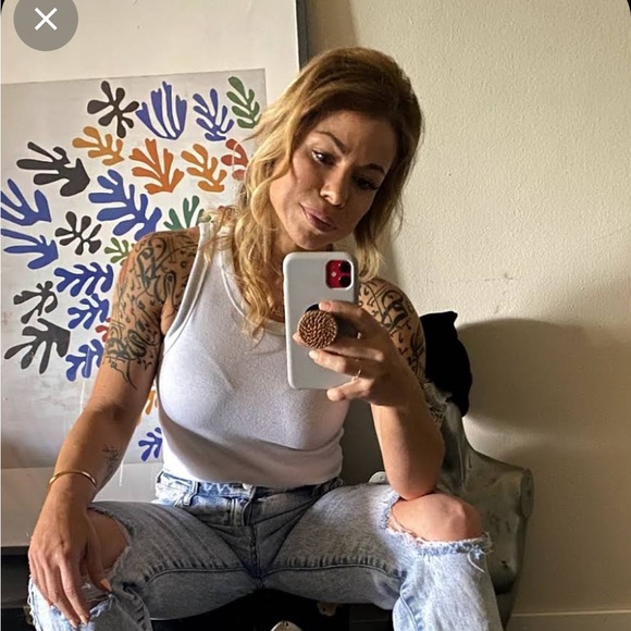 Profile Picture of Miranda Hodge (@mirandahodge769) on Poshmark