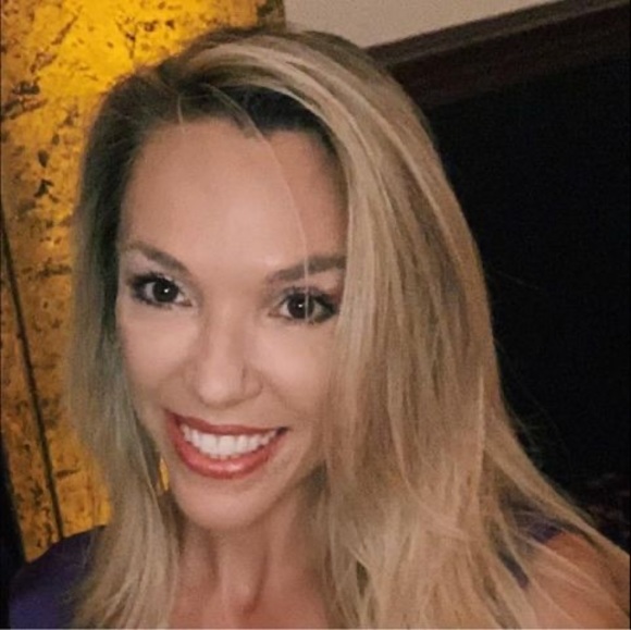 Profile Picture of Kerensa Carpani (@kerensa_carpani) on Poshmark