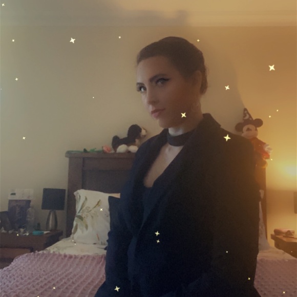 Profile Picture of Cassandra Sheppard (@cassandrashe990) on Poshmark