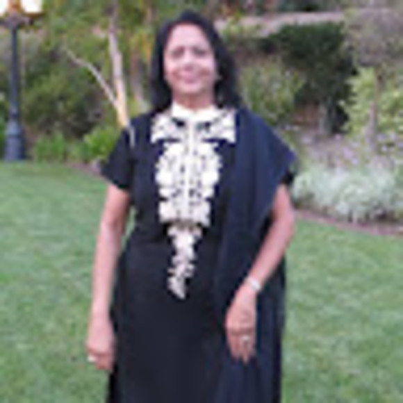 Profile Picture of Jayshree Rawal (@jbrawal69) on Poshmark