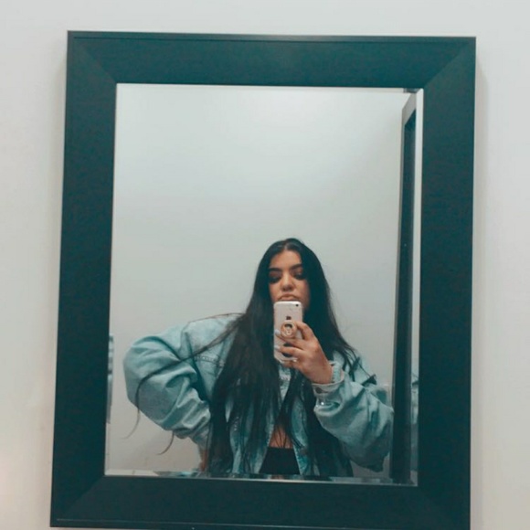 Profile Picture of Lara Jehne (@evergreenmango) on Poshmark