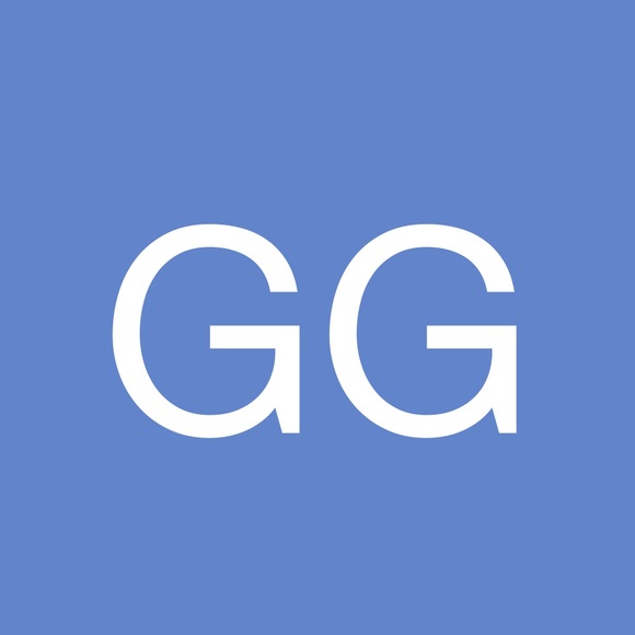 Profile Picture of Gillian Gillian (@82ggillian) on Poshmark