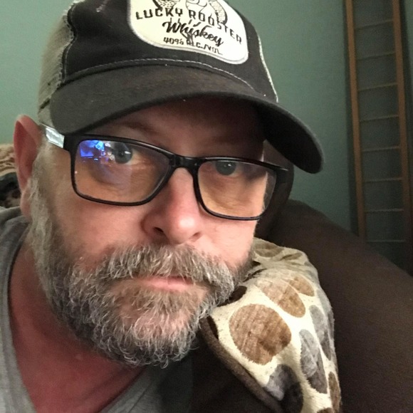 Profile Picture of Craig Hardee (@zwapol) on Poshmark