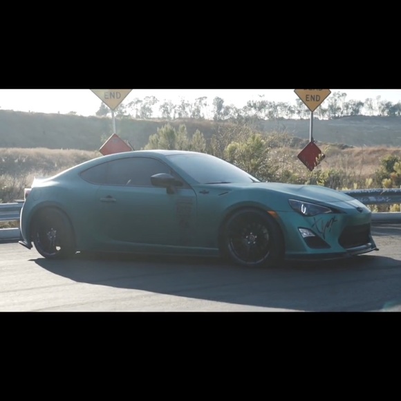 Profile Picture of Derek Salazar (@dersal1043) on Poshmark