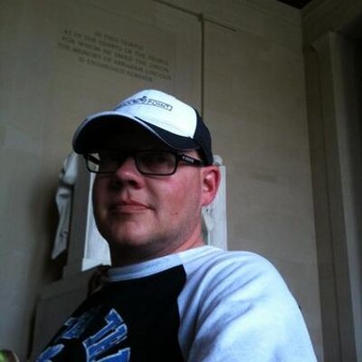 Profile Picture of Stephen Bollinger (@bobobollinger) on Twitter