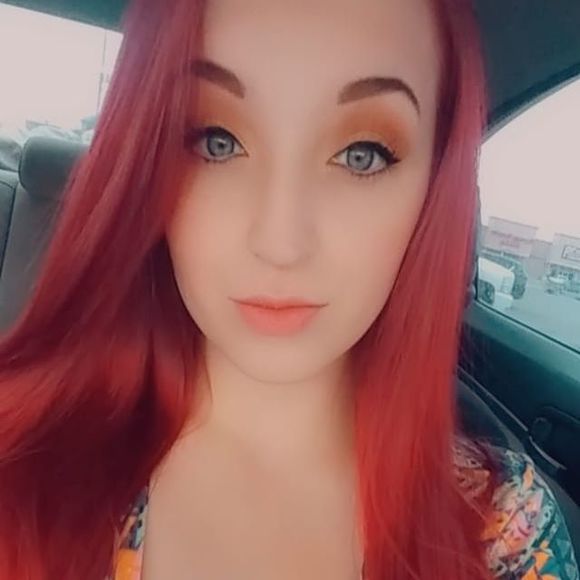 Profile Picture of Bobbielynn Hudson (@hudson7007) on Poshmark