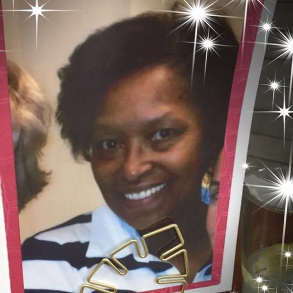 Linda Wormley - Poshmark Profile Picture of Linda Wormley (@lwormley) on Poshmark