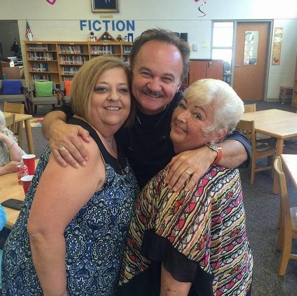 Profile Picture of Vicky Enamait (@7044624298) on Poshmark