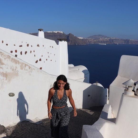 Profile Picture of Nikki Spuria (@nspuria3) on Poshmark