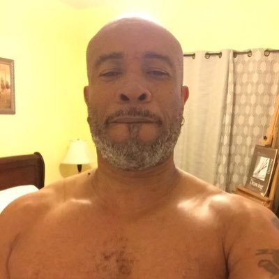Profile Picture of Robert Mchenry (@deantal799) on Twitter