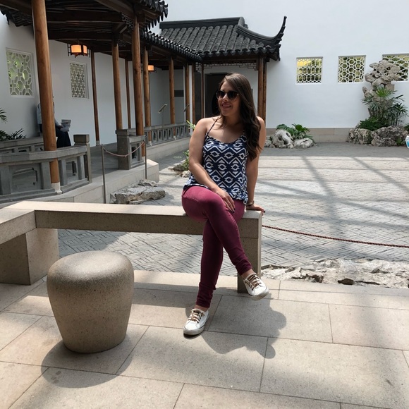 Profile Picture of Alejandra Aguilar (@ale_aguilar03) on Poshmark