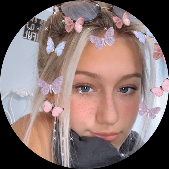 Profile Photo of Mackenzie Shea (@kenziekittie) on Poshmark