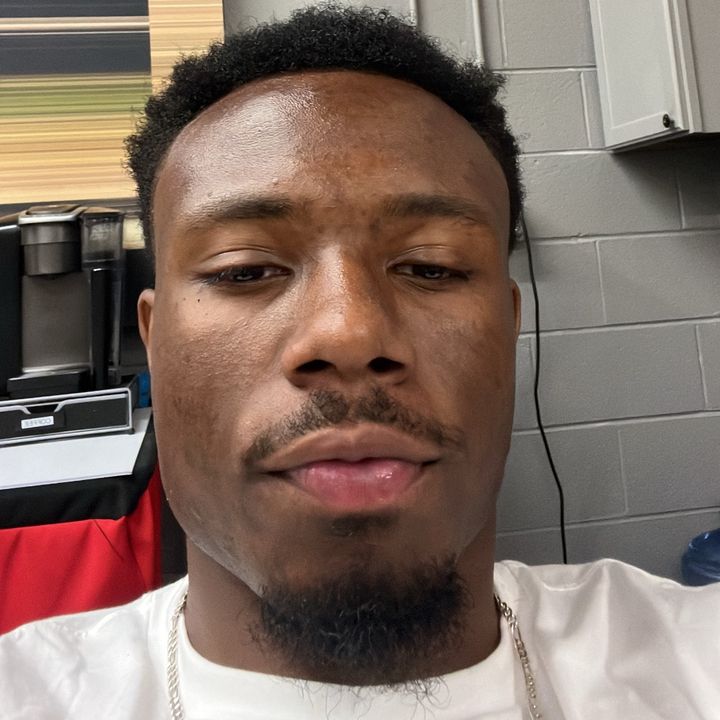 Profile Picture of KW (@kennyywo9) on Tiktok