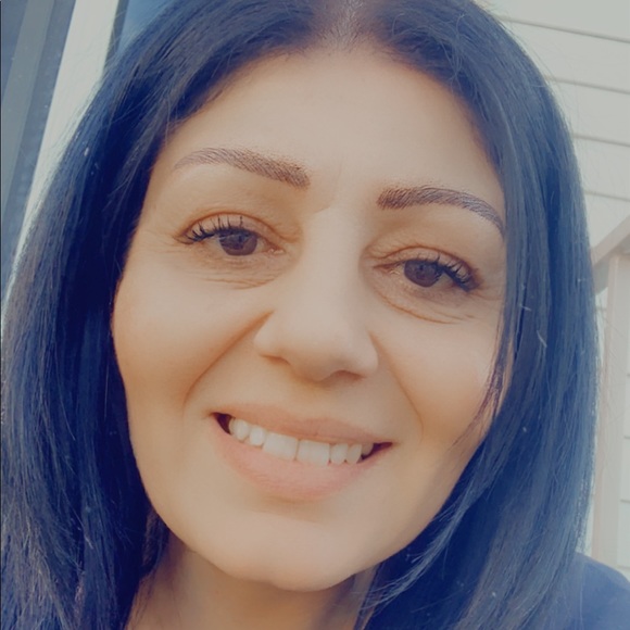 Profile Picture of Kat Sciberras (@katsciberras) on Poshmark